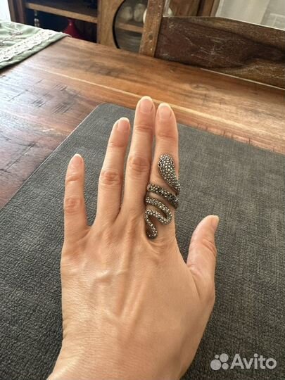 Кольцо в виде змеи