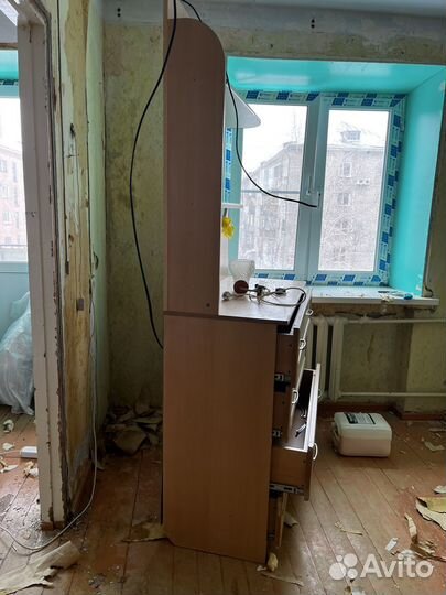 Комод с полками