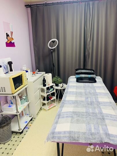 Массажистка