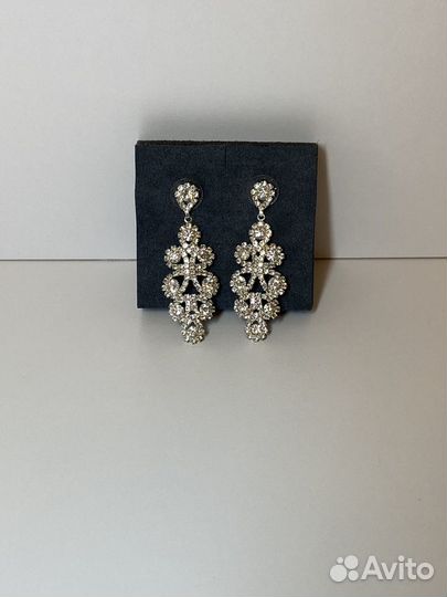 Бижутерия. Гребень, серьги, шпильки