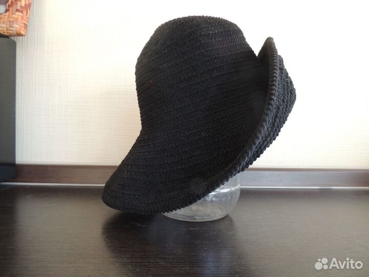 Шляпа черная вязаная осенняя