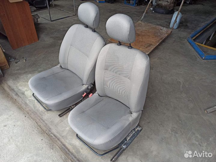 Сидения Лада ларгус рено логан 1