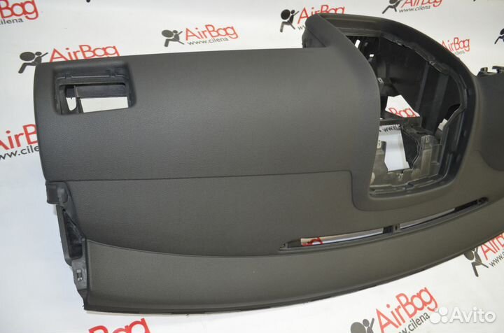 Торпедо панель приборов Volkswagen Golf