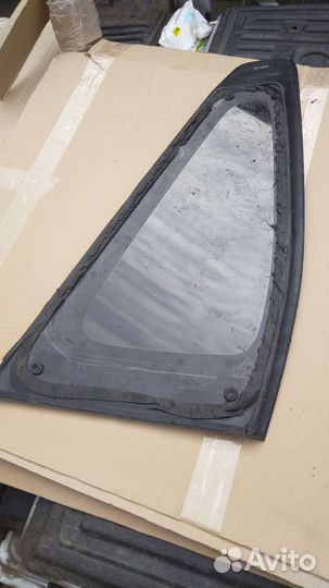 Стекло глухое Mitsubishi Pajero sport 3