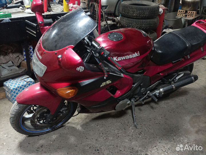 Кавасаки ZZR400