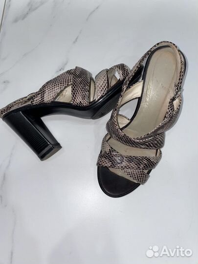 Босоножки 39