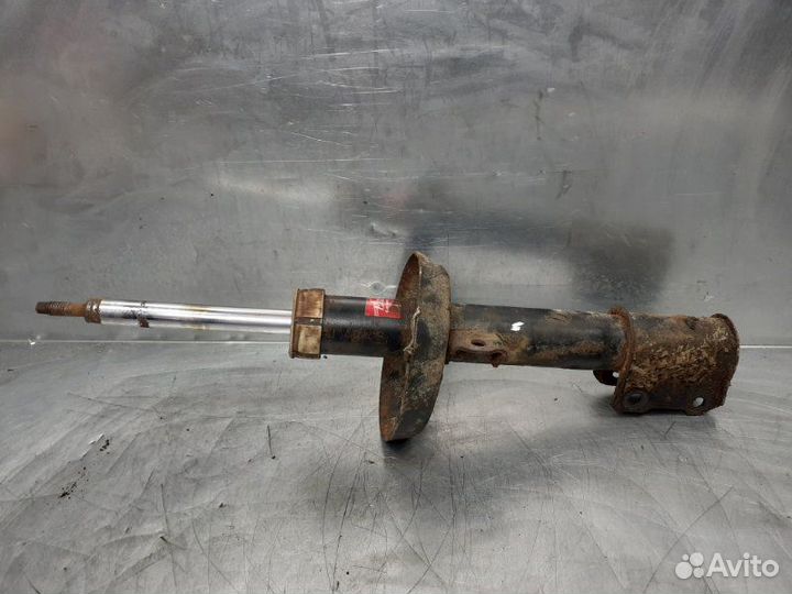 Амортизатор передний левый Opel Zafira минивэн