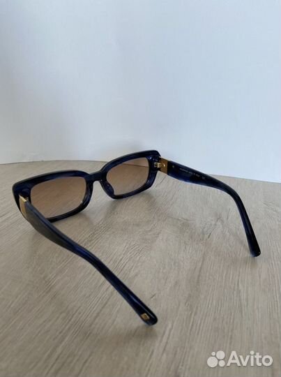 Солнцезащитные очки Valentino