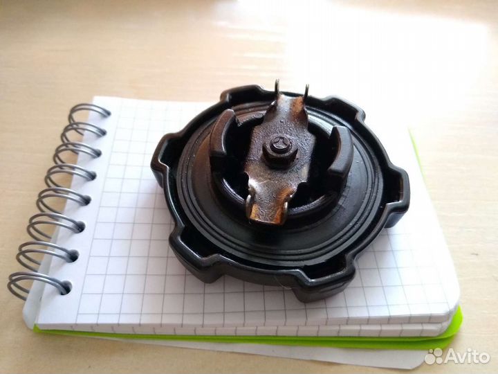 Крышка маслозаливной горловины mitsubishi