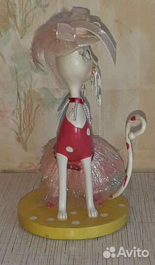 Статуэтка Мадам Кошка