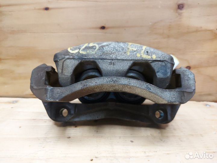 Суппорт передний левый Nissan Serena C25 MR20DE