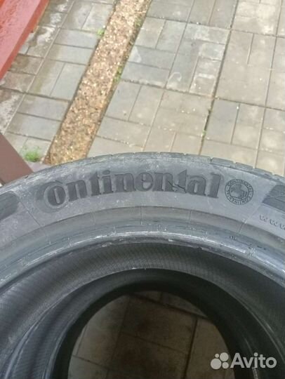 Continental AllSeasonContact 235/45 R17 и 235/45 R17