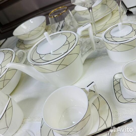 Набор столовой посуды новый