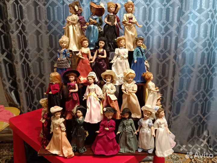 Коллекция фарфоровых кукол