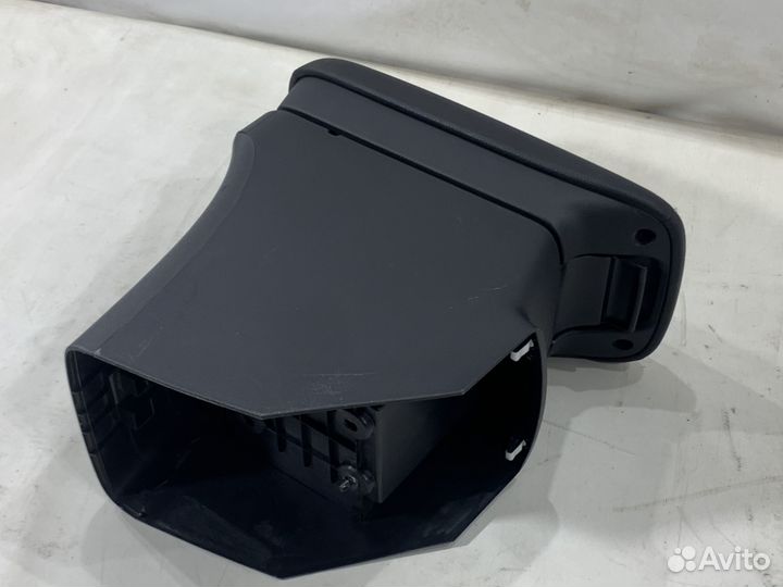 Подлокотник Mitsubishi Outlander 3