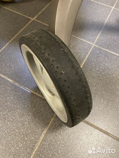 Прогулочная коляска stokke