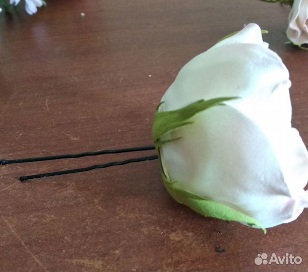 Венок на голову, шпильки с розой