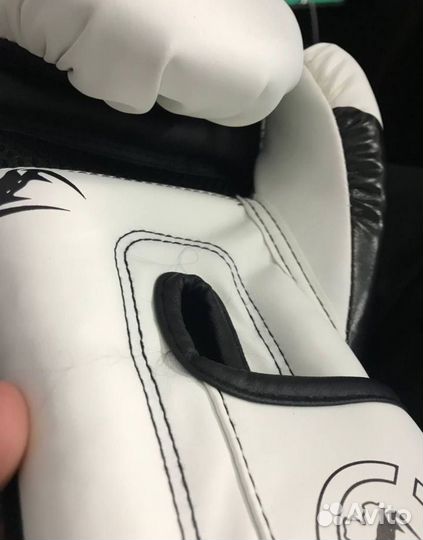 Боксерские перчатки 14 oz