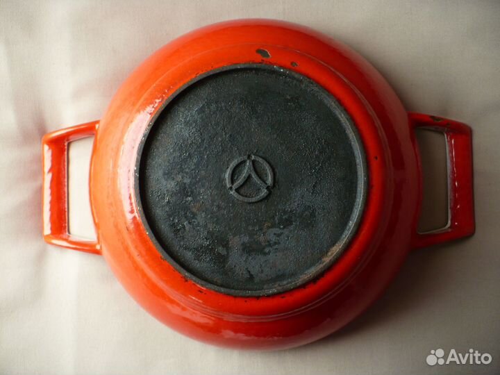 Кастрюля чугунная СССР красная, редкая форма