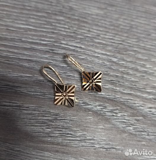 Золотые серьги петельки