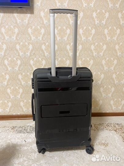 Чемодан на колесах большой