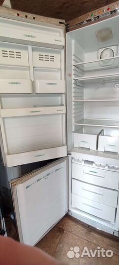 Холодильник Ariston