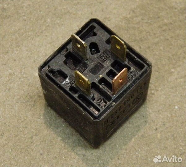 Реле 431951253H Audi 80 B3
