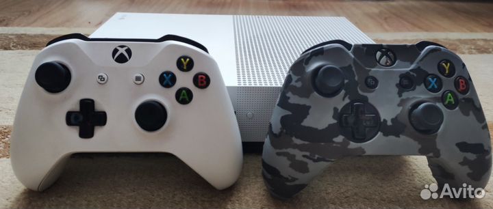 Игровая приставка Microsoft Xbox One S 1тб