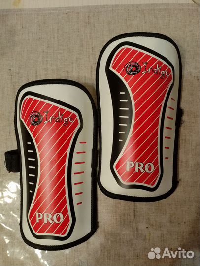 Футбольные щитки