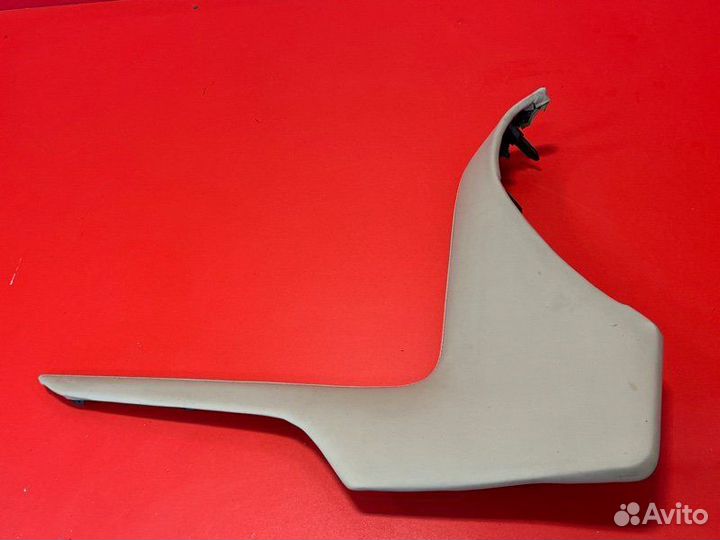 Накладка торпедо центральная правая Lexus Lx570