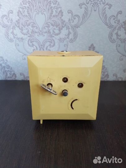 Настольные часы будильник sevani СССР