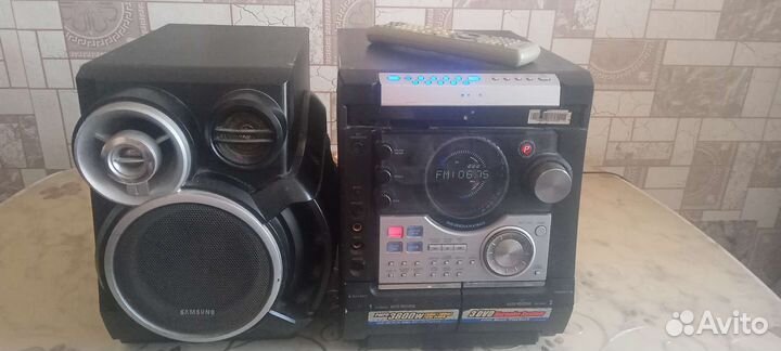 Музыкальный центр