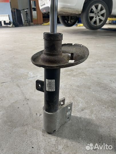 Амортизатор передний левый peugeot 408