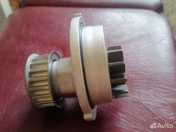 Водяной насос автомобильный(помпа)