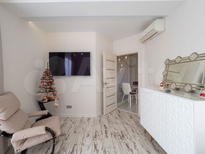 2-к. квартира, 50 м², 3/3 эт.