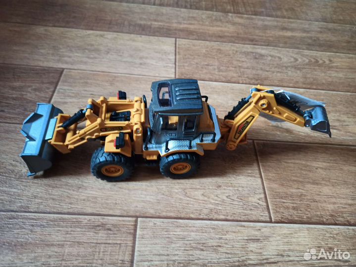 Модель экскаватора погрузчика бульдозера