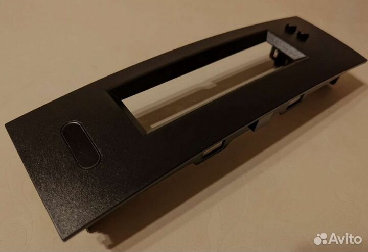 Рамка для экрана вместо магнитолы Megane2