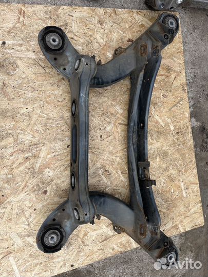 Подрамник задний Mercedes-Benz C-класс