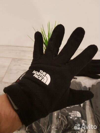 Перчатки The North Face на флисе