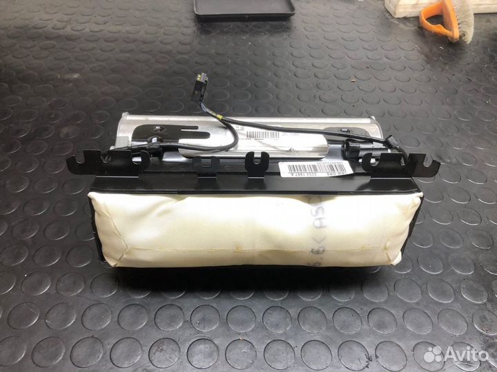 Подушка в торпедо Land Rover Range Rover 3