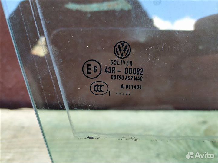 Стекло двери переднее правое Volkswagen Passat B7