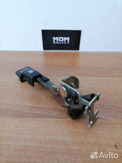 Ручка лючка Мицубиси Лансер 9 CS Lancer 9 \ 6 ск