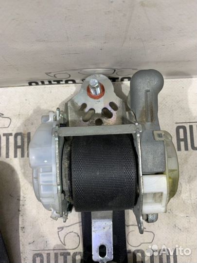 Ремень безопасности с пиропатроном передний правый