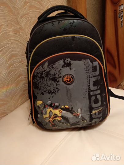 Ранец (рюкзак ) школьный Hummingbird Moto