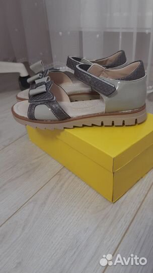 Босоножки для девочки 35