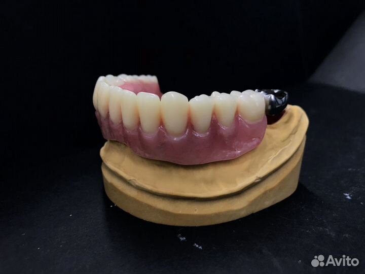 Зубной техник