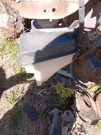 Бачок омывателя Nissan Primera Р11