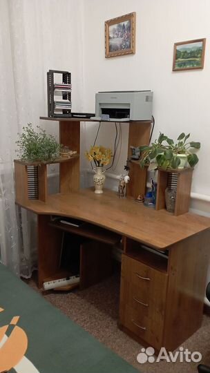 Компьютерный стол