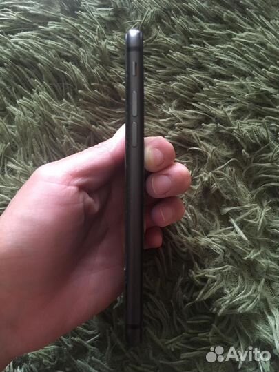 Телефон iPhone 8 64 gb