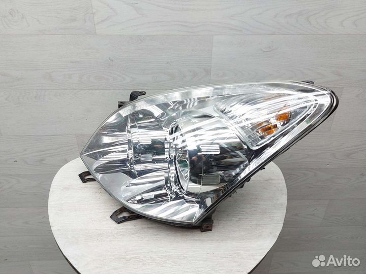 Фара левая Toyota Corolla Verso 2007-2009